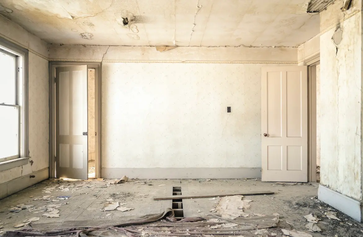 Waste disposal crew managing a cleanout project in Ashville